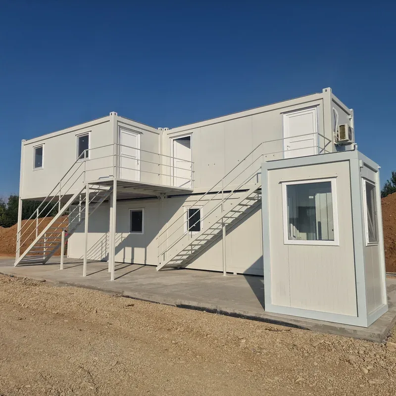 Ansamblu containere cu scari exteriore spatii sanitare si ca